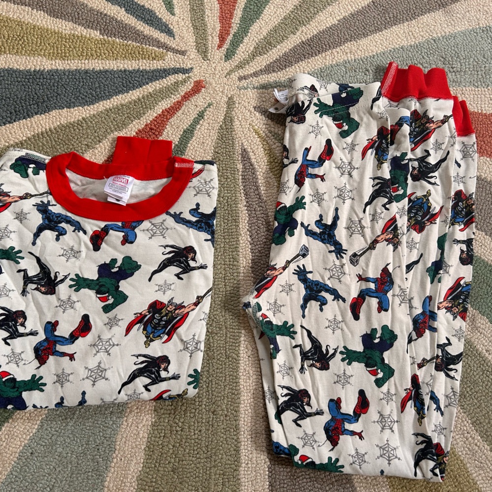 Hanna andersson  - marvel holiday pjs